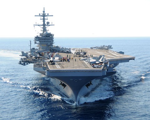 Được đặt theo tên của tổng thống thứ 41 của nước Mỹ, USS George H.W. Bush là hàng không mẫu hạm thứ 10 và là cuối cùng trong lớp siêu tàu sân bay Nimitz. Quá trình chế tạo USS George H.W. Bush được bắt đầu năm 2001. Sau 8 năm, siêu tàu sân bay chạy bằng năng lượng hạt nhân này được hoàn thiện với chi phí lên tới 6,2 tỷ USD. Ảnh: US Navy